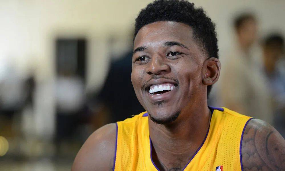 中路直线推 中路直线推